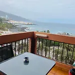 Apartament Magnificent Studio With A Terrace Overlooking The Sea!