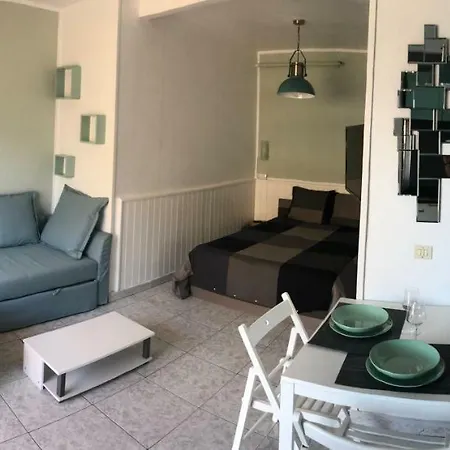 Apartament Magnificent Studio With A Terrace Overlooking The Sea! *